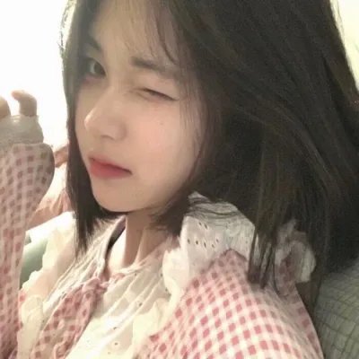 弱比少男闯女校 在线观看